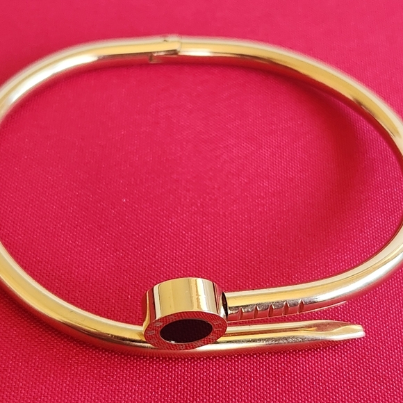 Gold Color Roman Numeral Nail Bracelet - Picture 2 of 4